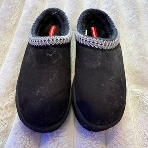 Black Slippers